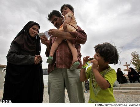 مهاجران با پرداخت حق بیمه می توانند از خدمات بیمه ای سلامت برخوردار شوند