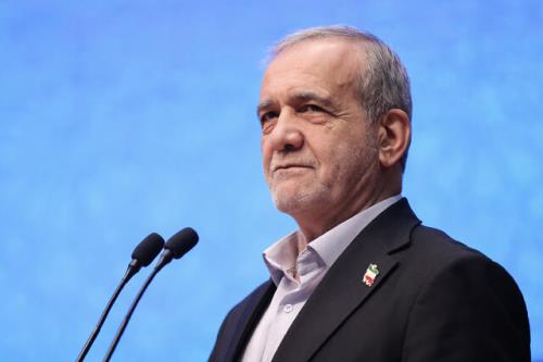 باید فریادرس یکدیگر باشیم