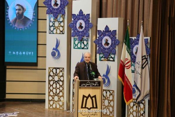 برخی خودخواهی و انحصارطلبی را جایگزین منافع نظام می كنند